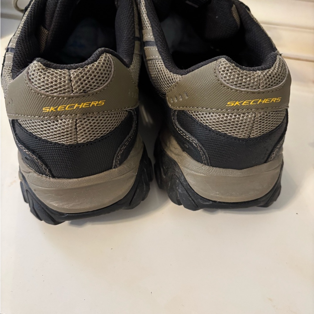 Skechers Men’s Olive Green and Black Athletic Walking Shoes - Picture 3 of 12